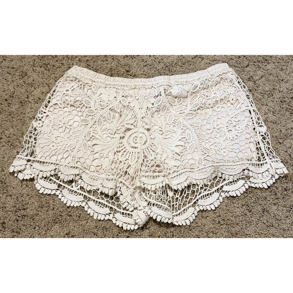 Vivid Importers of NY Crochet Shorts With Liner Color: Cream Size: Large